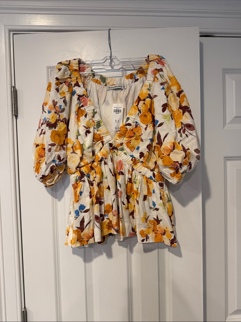 NWT ABERCROMBIE & FITCH Top (M)